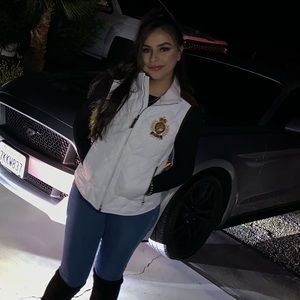 Meet your Posher, Selina